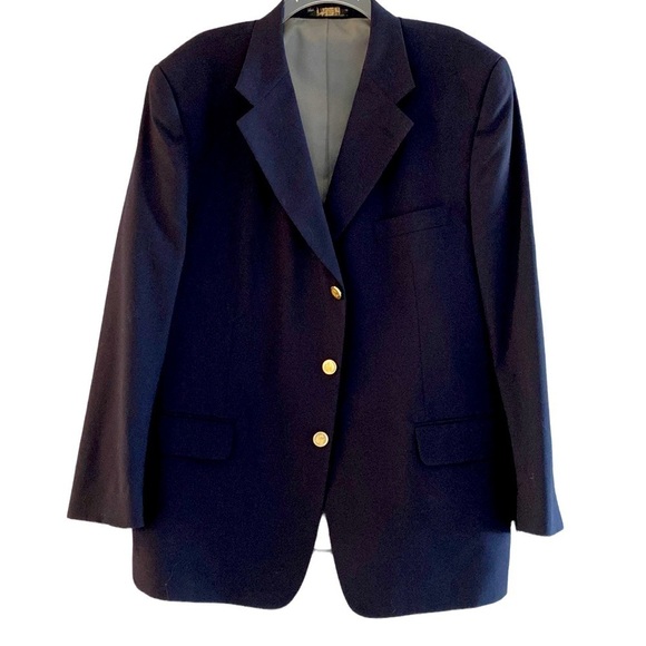 petrocelli Other - Petrocelli navy blazer with gold tone buttons. 3 button classic blazer. 42 R